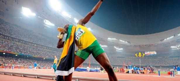 FB体育在线-从草地到团体赛场的蜕变，辛纳关键制胜，拉沃尔杯轻取温网荣耀的背后