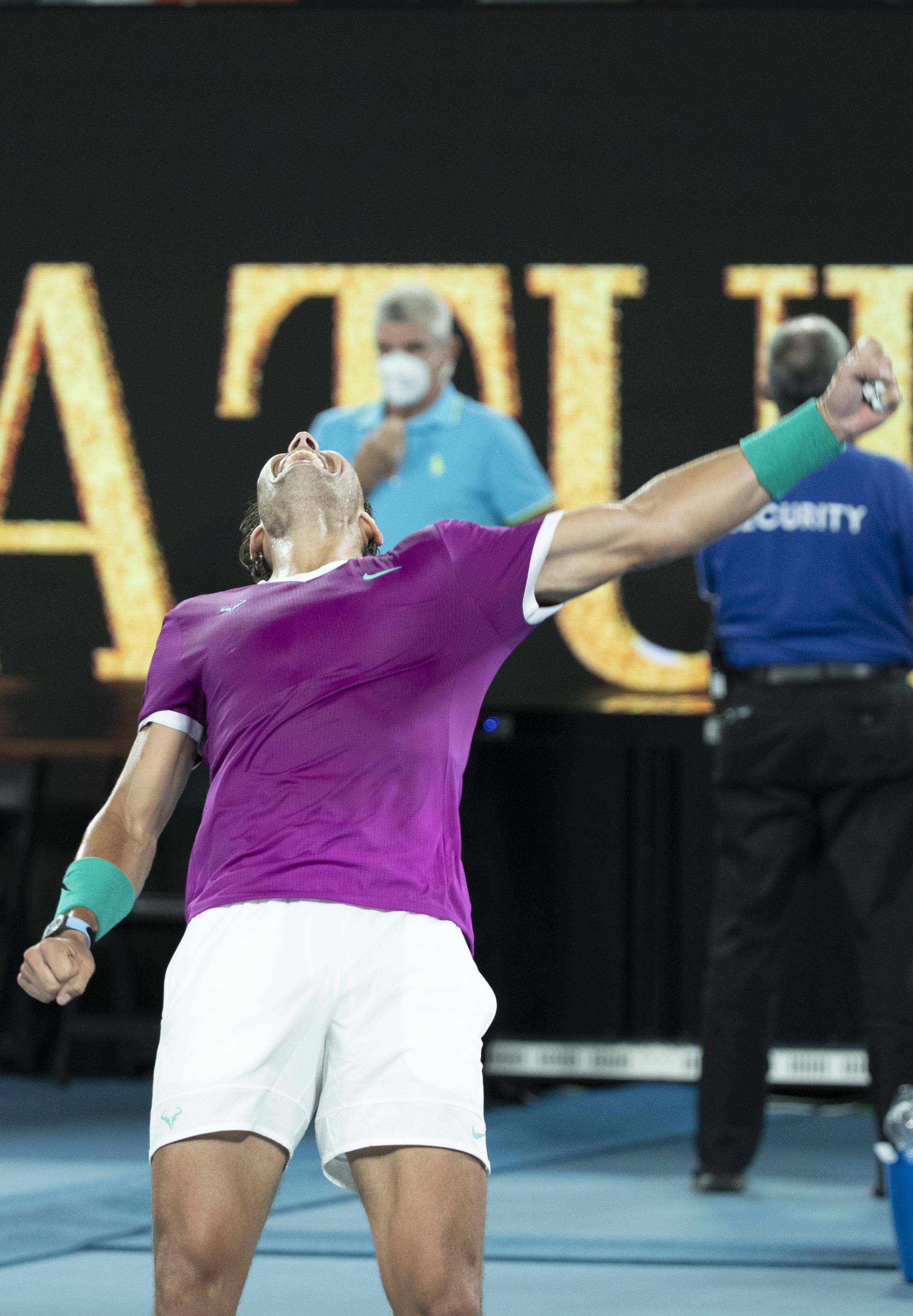 关于德国网球队绝地反击澳大利亚网球队，纳达尔统治全场的信息