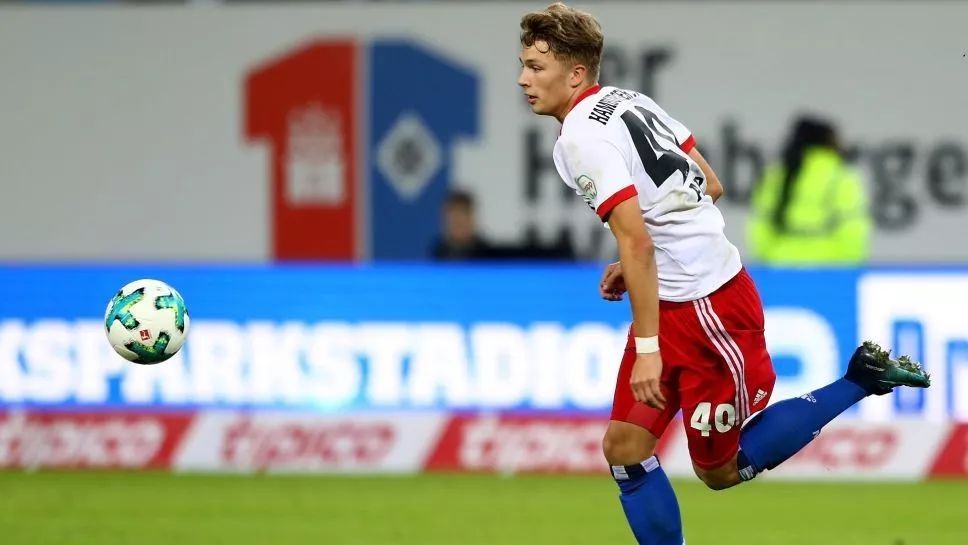 包含汉堡胜利破连败，球员表现亮眼的词条