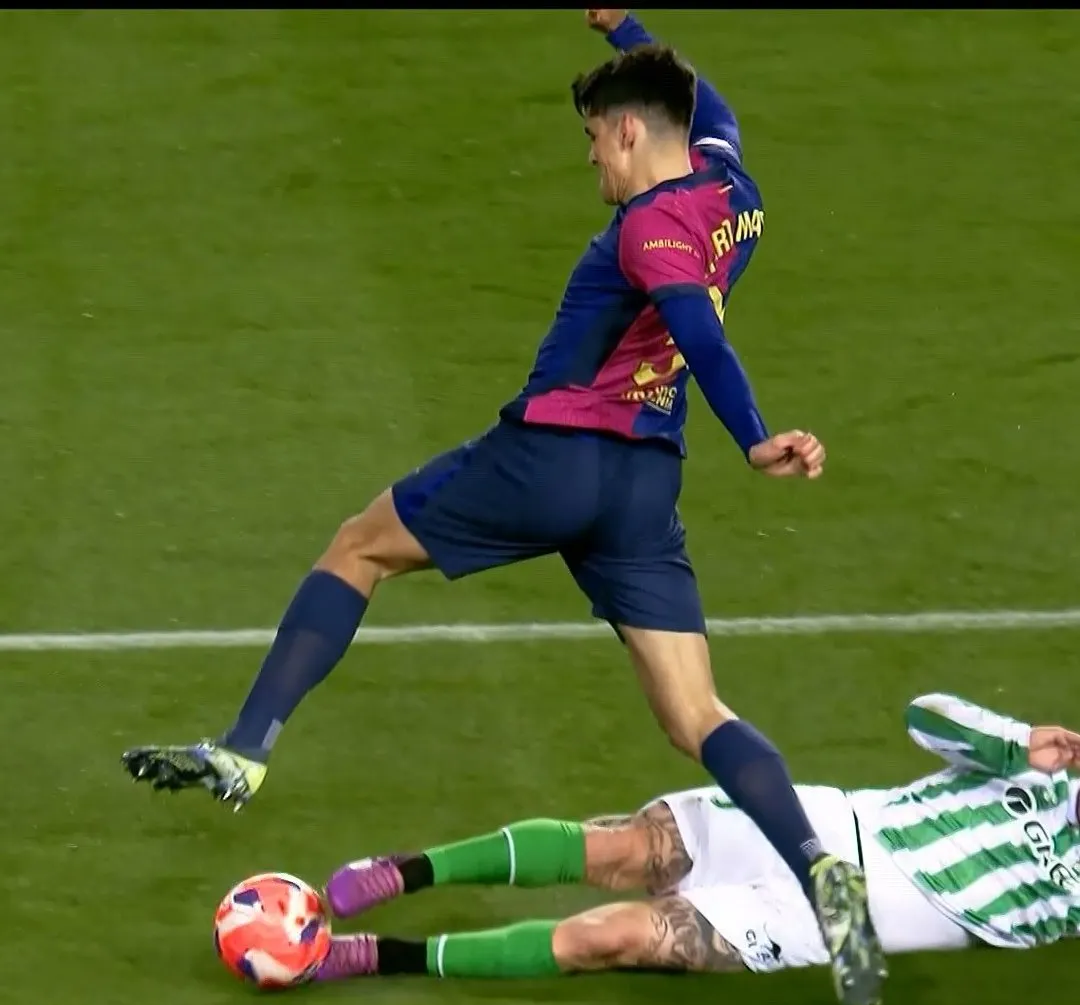 包含汉堡胜利破连败，球员表现亮眼的词条