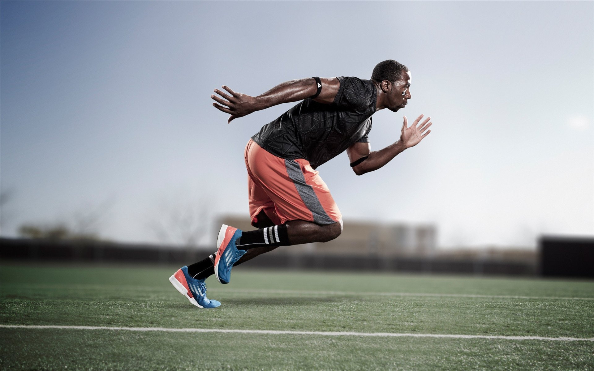 门迪神扑定乾坤，波兰冷锋刺穿蓝黑军团—一场颠覆预期的欧冠之夜