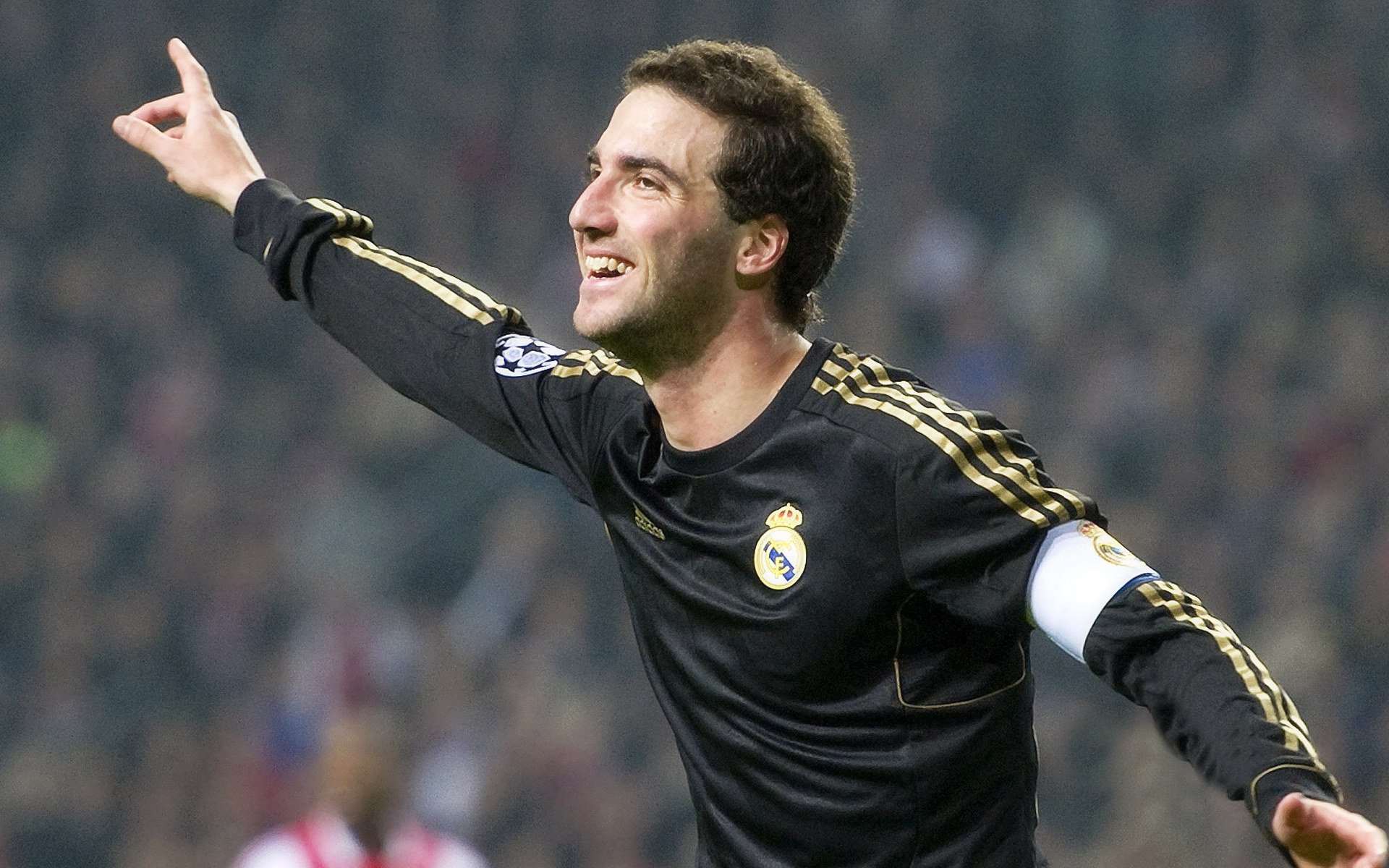 意甲焦点战之夜,拉亚展现巨星价值,一己之力改写争冠格局